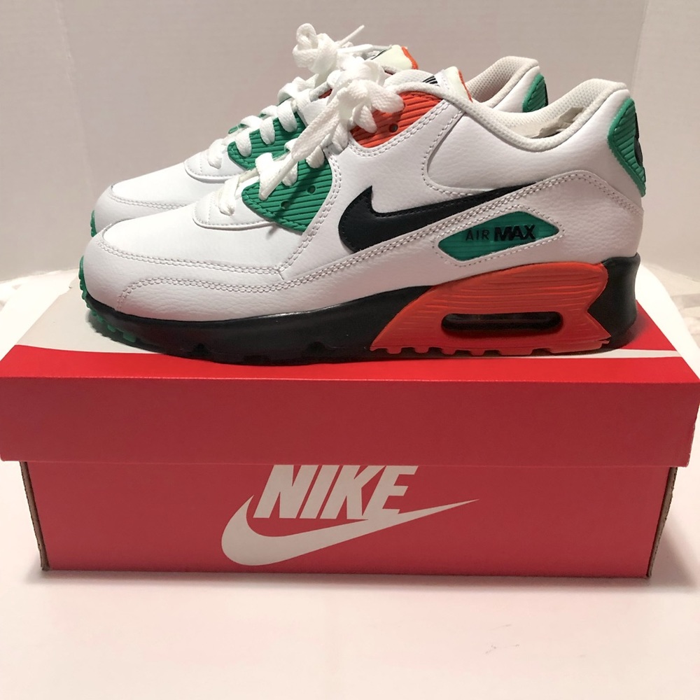 NIKE Air Max 90 White Black Starfish DS - Size 6.5Y